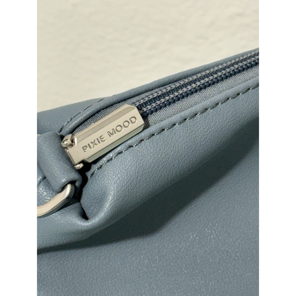 PIXIE MOOD Alicia Tote II Vegan Leather Large Tote & Removable Crossbody Bag - Picture 9 of 10